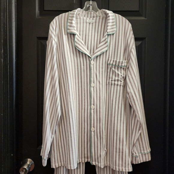 BedHead Pajamas Long-Sleeve Grey Striped Classic PJ Set in Mid Grey Stripe - Picture 6 of 16